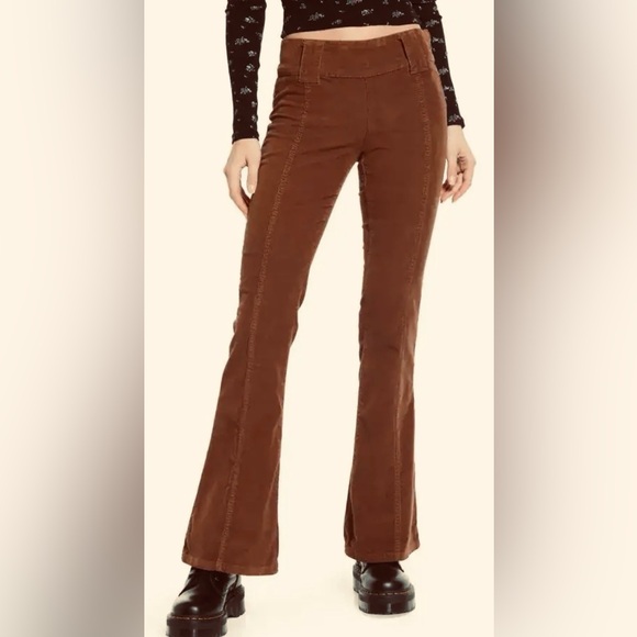 Urban Outfitters Pants - Urban Outfitters BDG corduroy flare bootcut pants. Side zipper. Brown. W29 / L32